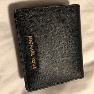 Small Michael Kors wallet